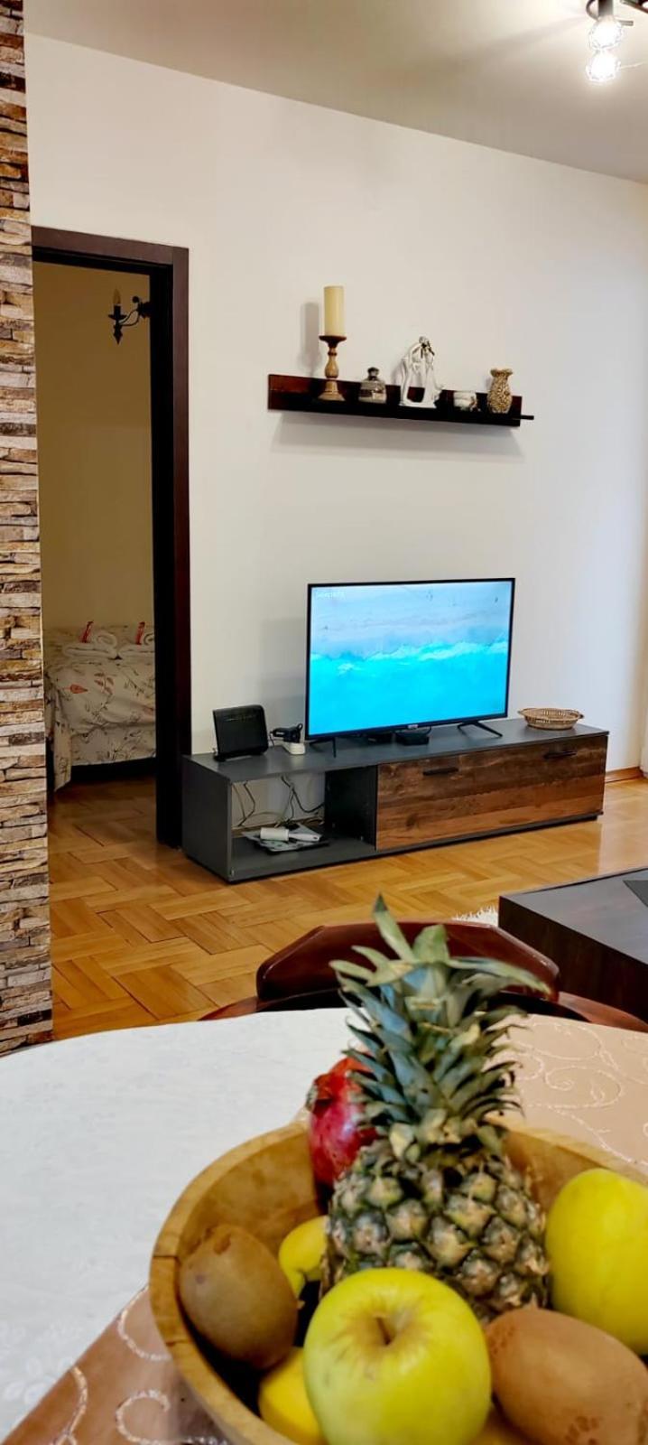 Lux Apartment Rose 2 60M2 Kragujevac Esterno foto