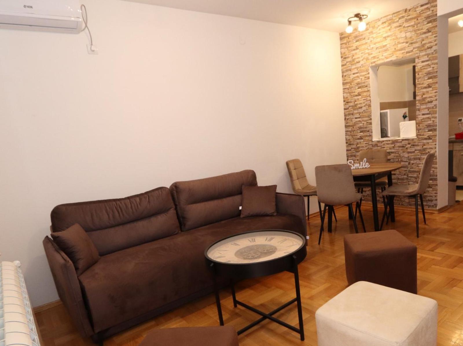 Lux Apartment Rose 2 60M2 Kragujevac Esterno foto
