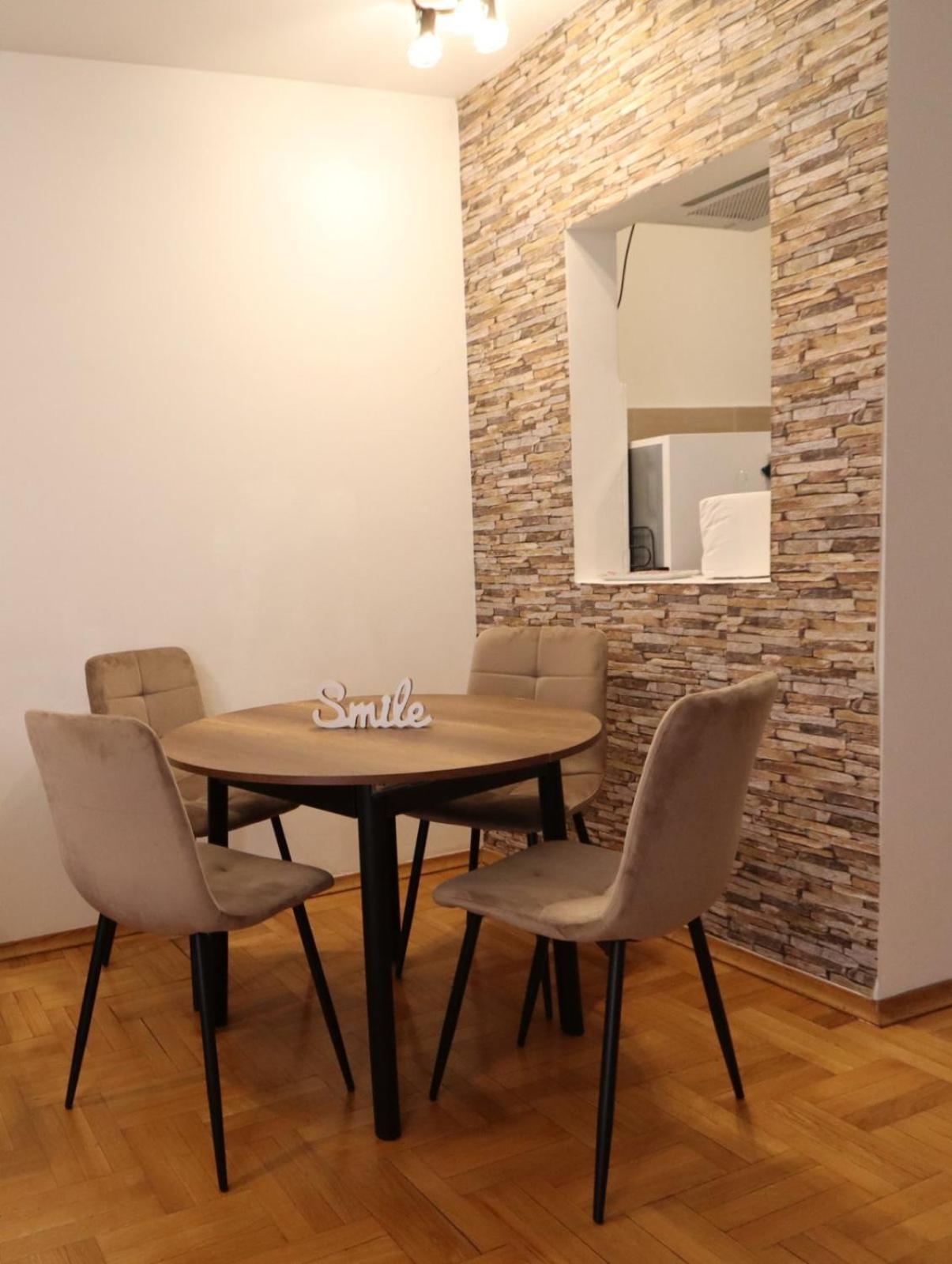Lux Apartment Rose 2 60M2 Kragujevac Esterno foto